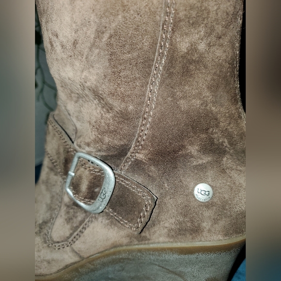 UGG Australia Gizzella Wedge Booties - Picture 10 of 16